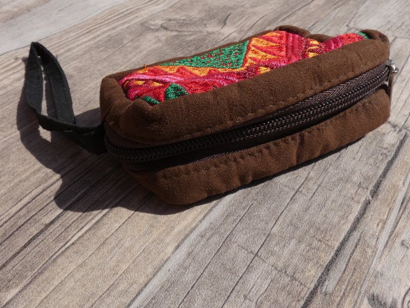 Peněženka (vyšívaná II)