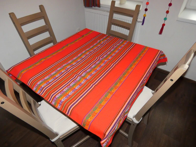 Látka/ubrus (červená)