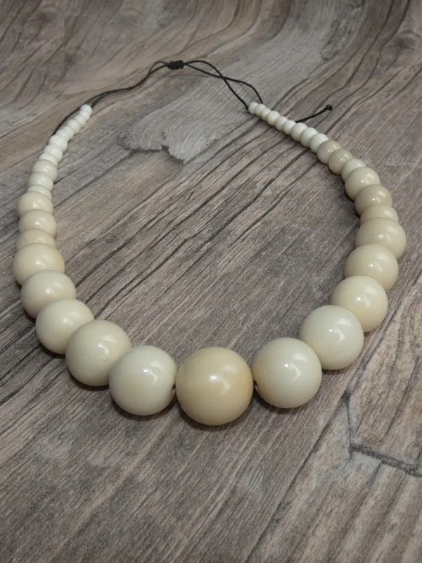 Náhrdelník (perličky tagua III)