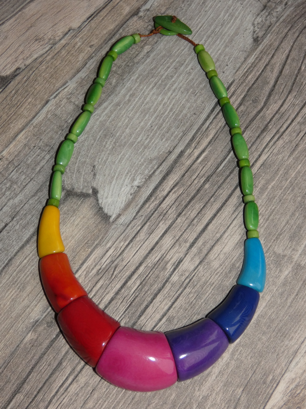 Náhrdelník (tagua, duhový)