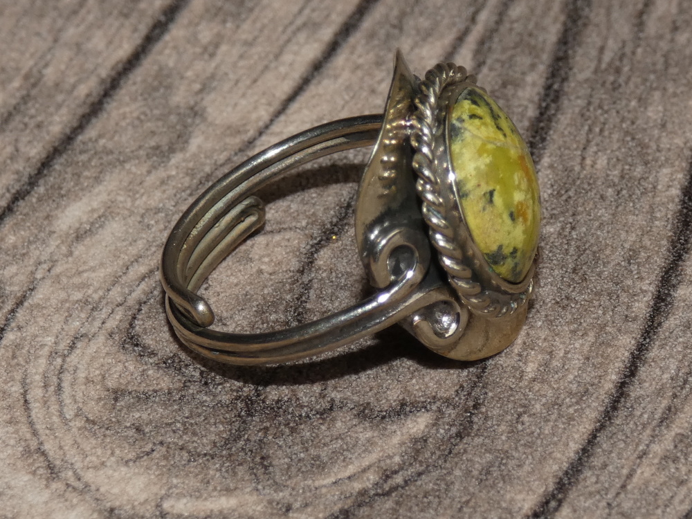 Prsten I (serpentinit)