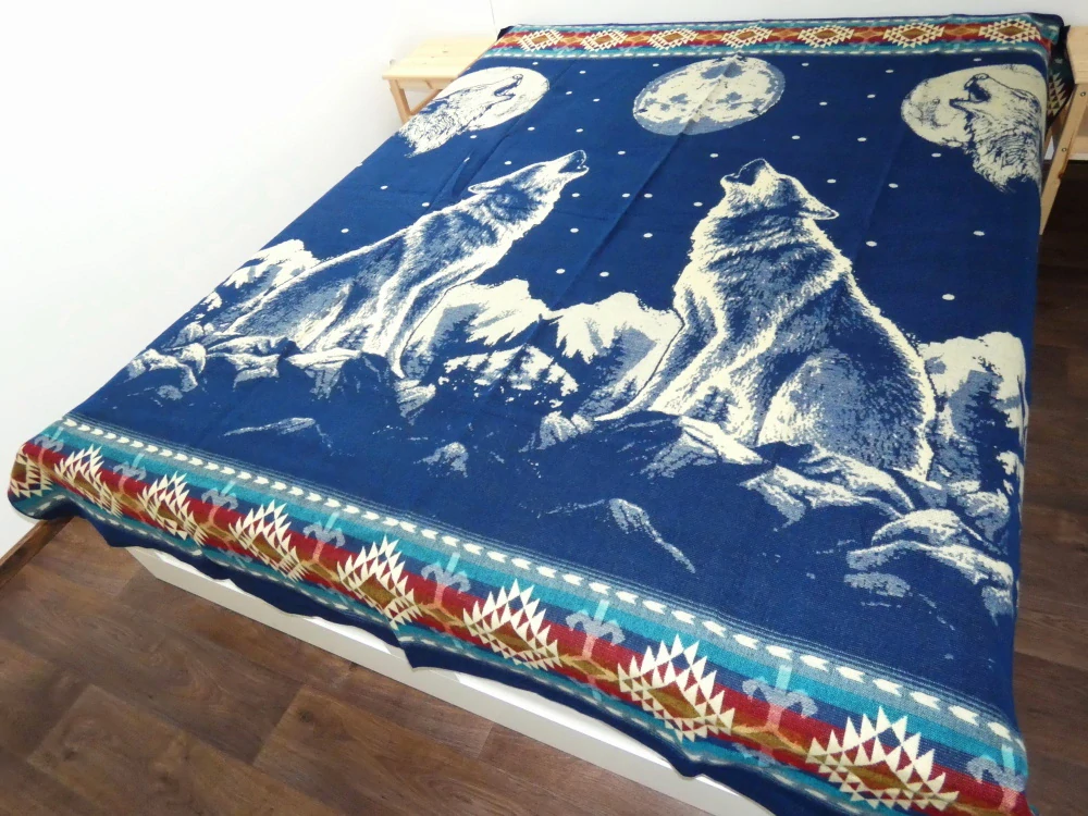 Deka Ekvádor I (lamí vlna, modrá, vlci)