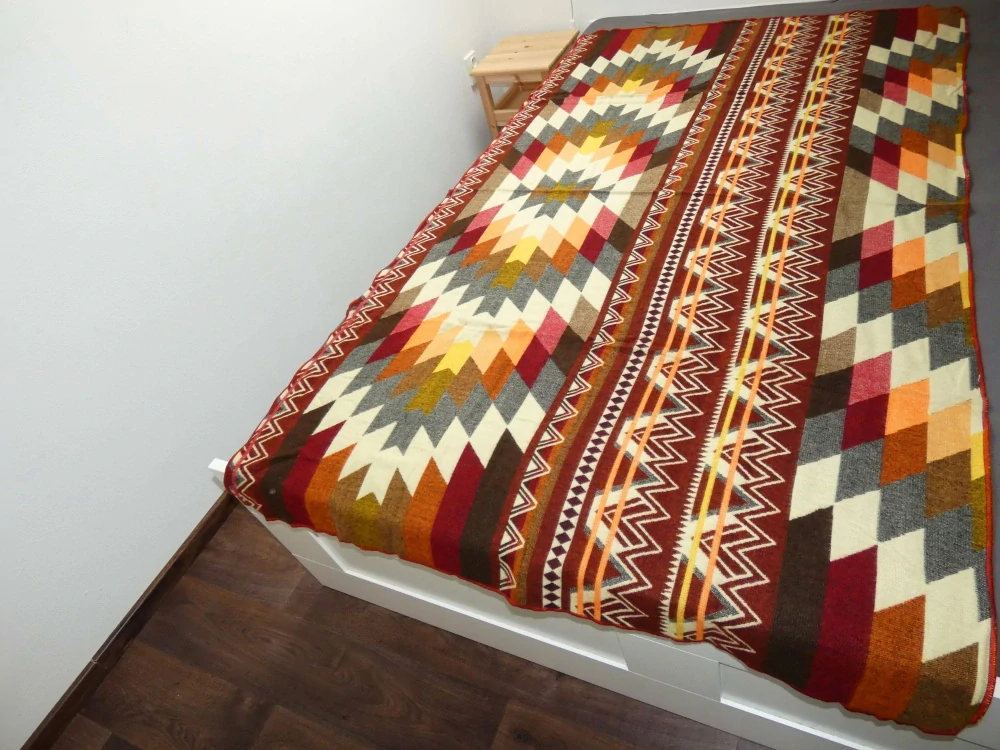 Deka Ekvádor (lamí vlna, střední)