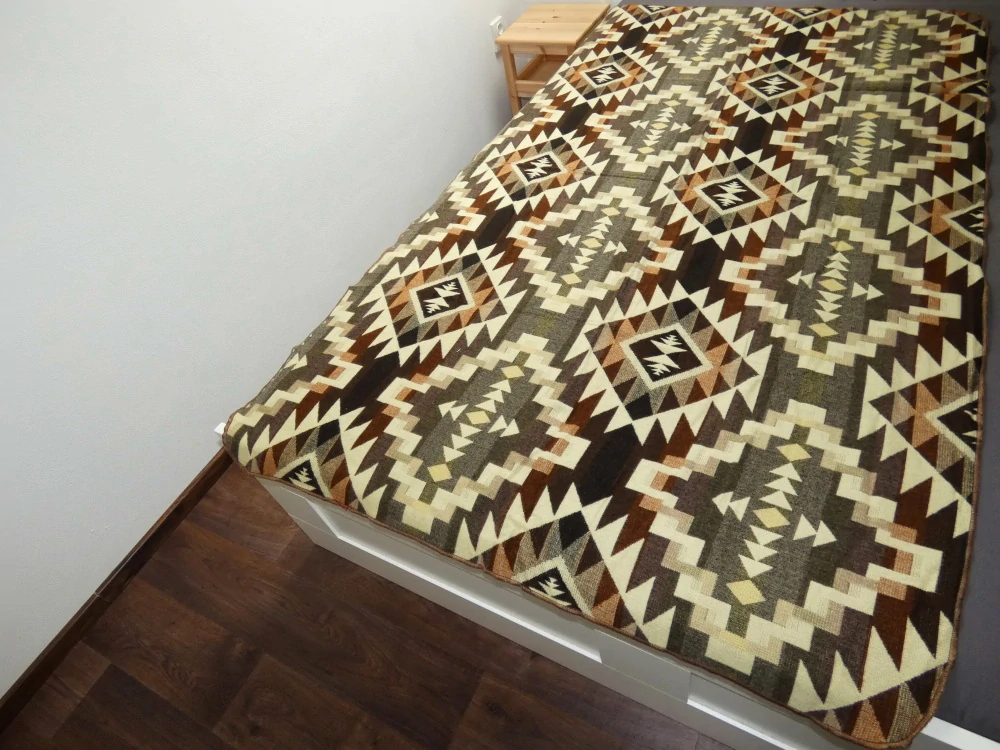 Deka Ekvádor (lamí vlna, střední VII)