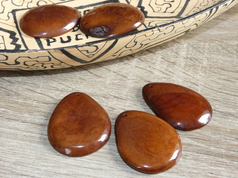 Tagua - placka (bez kresby, hnědá)