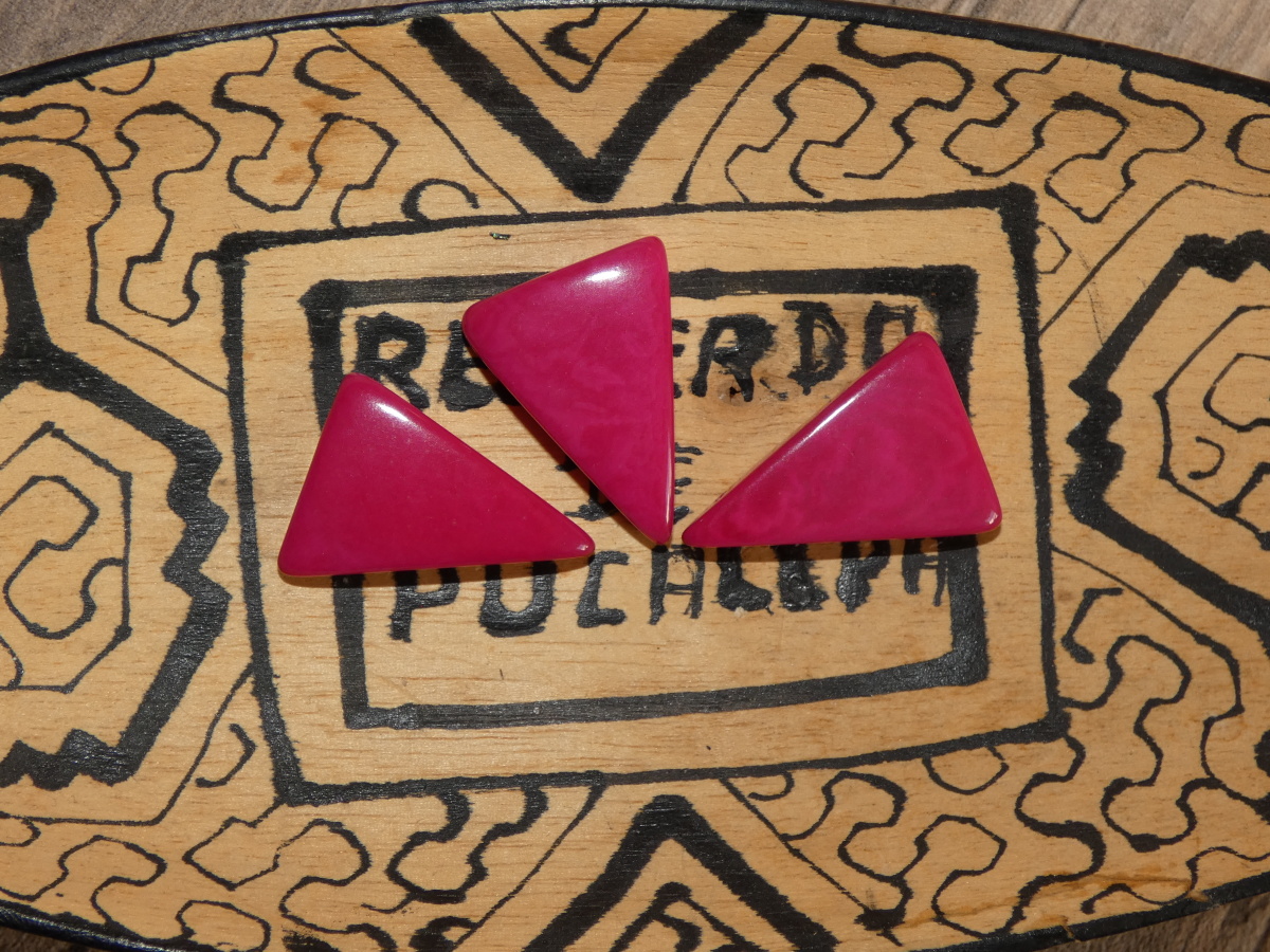 Tagua trojúhelník (skrz, růžový)