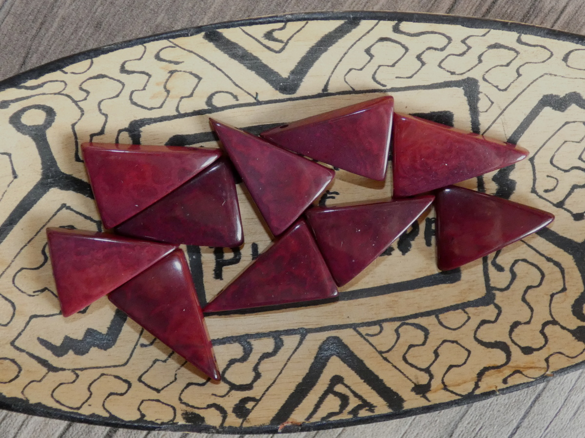 Tagua trojúhelník (skrz, vínový)