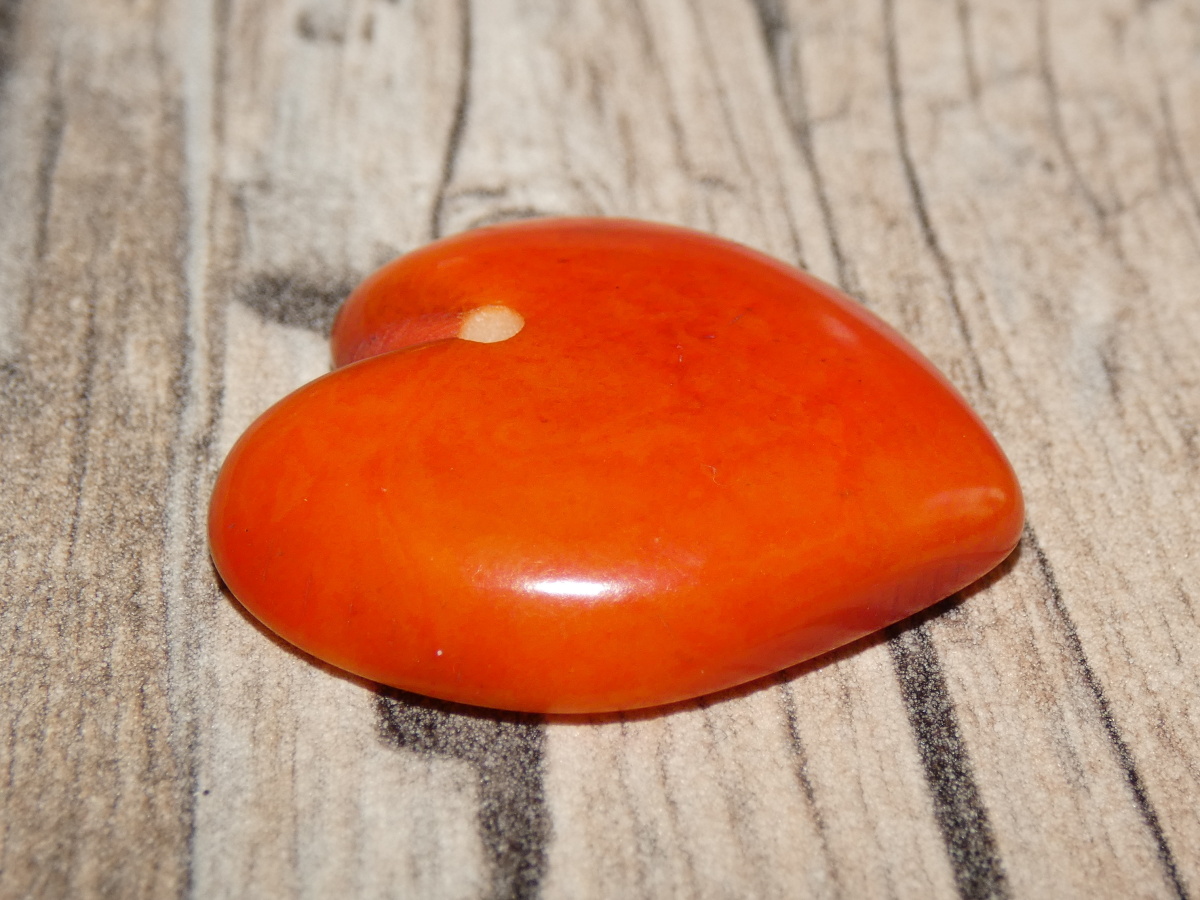 Tagua - srdíčko (střední, oranžové)