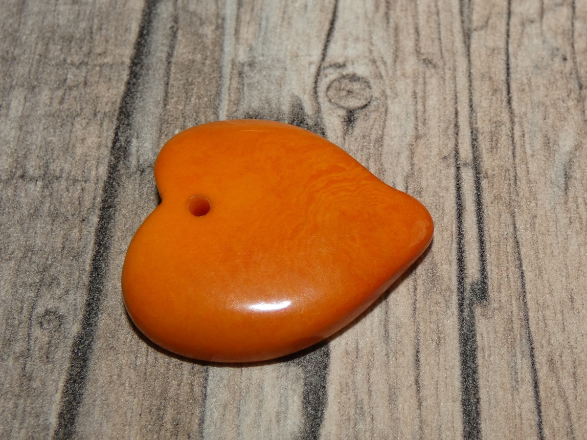 Tagua - srdíčko (střední, oranžové I)