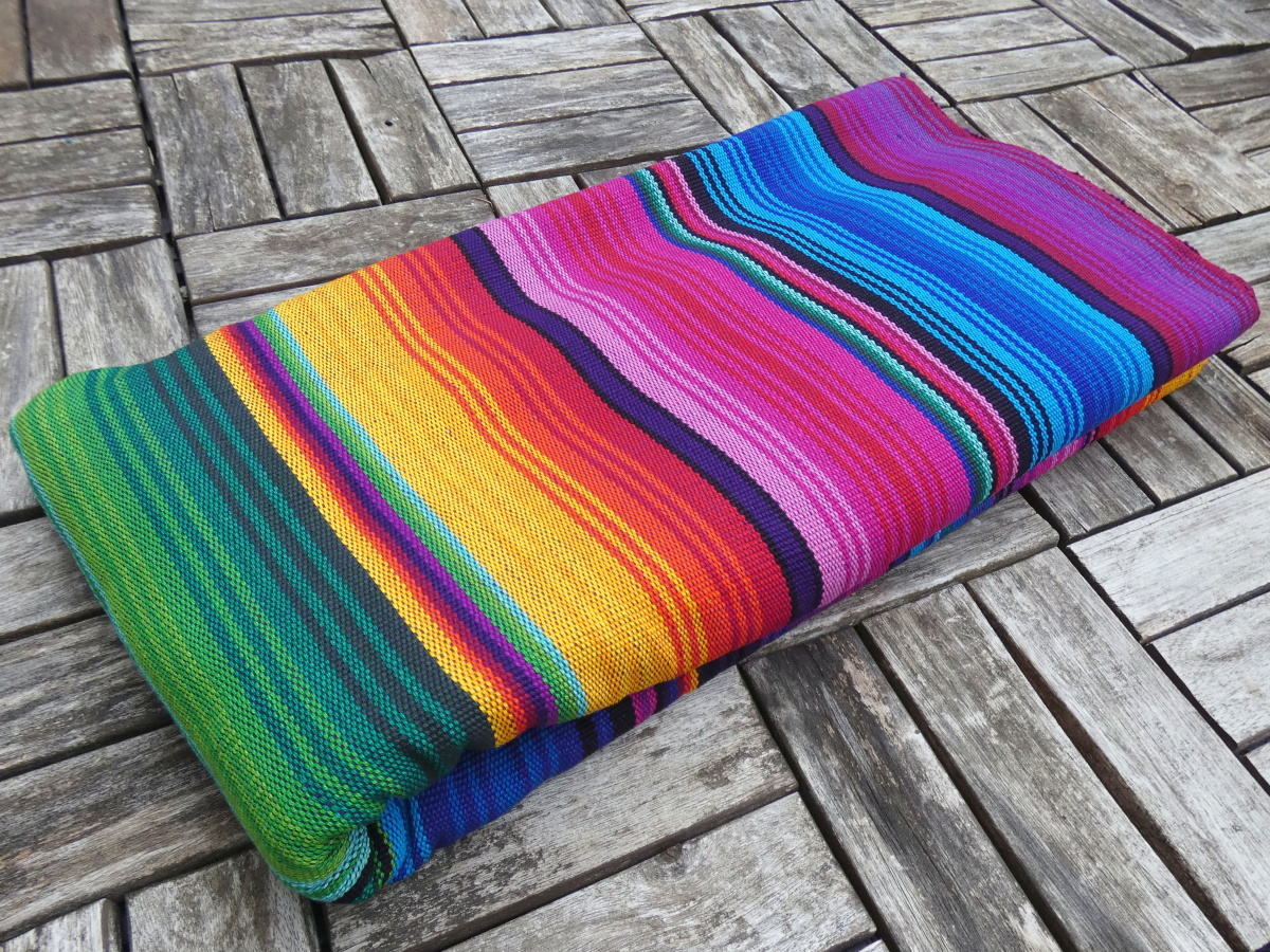 Látka Guate (duhová, 1 metr)
