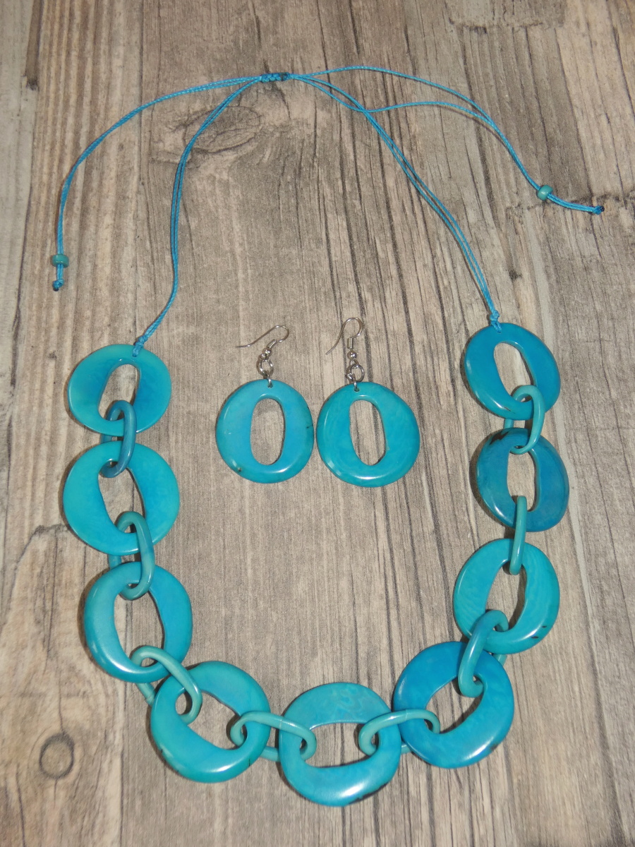 Set náhrdelník a náušnice (tagua)