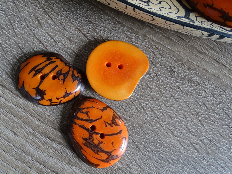 Knoflík placka (oranžový)