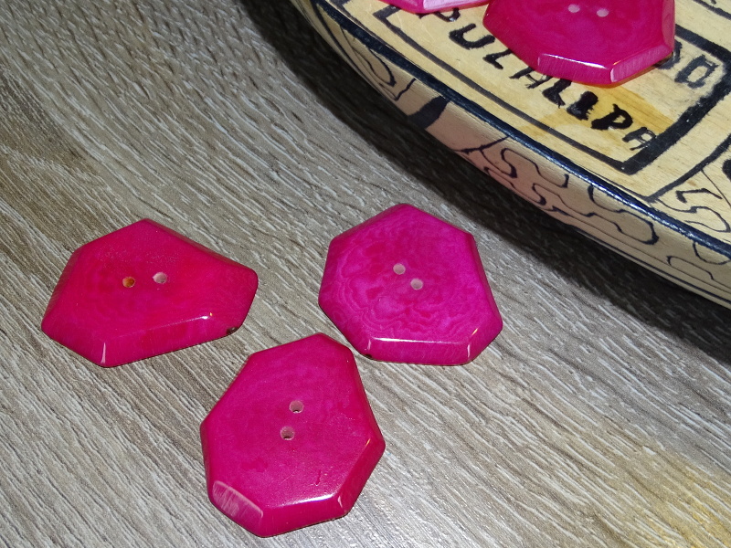 Knoflík nepravidelný (růžový)