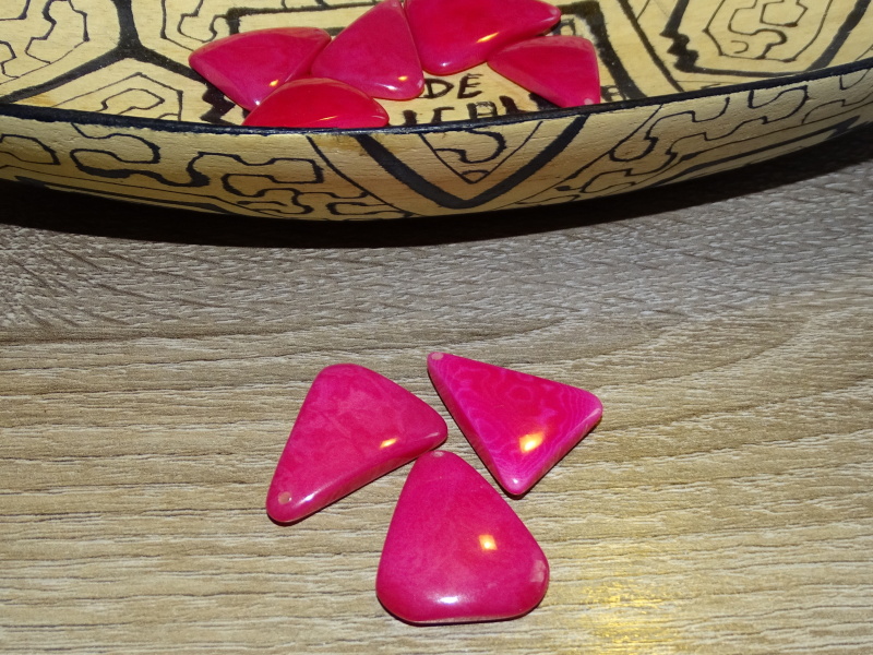 Tagua trojúhelník (růžový)