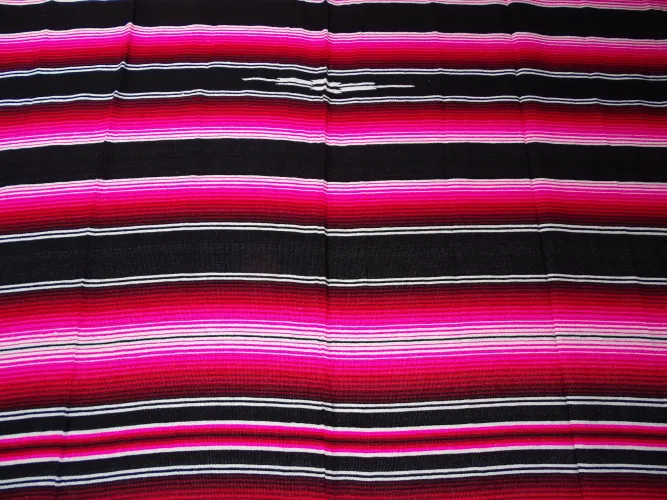 Serape (růžovočerné)