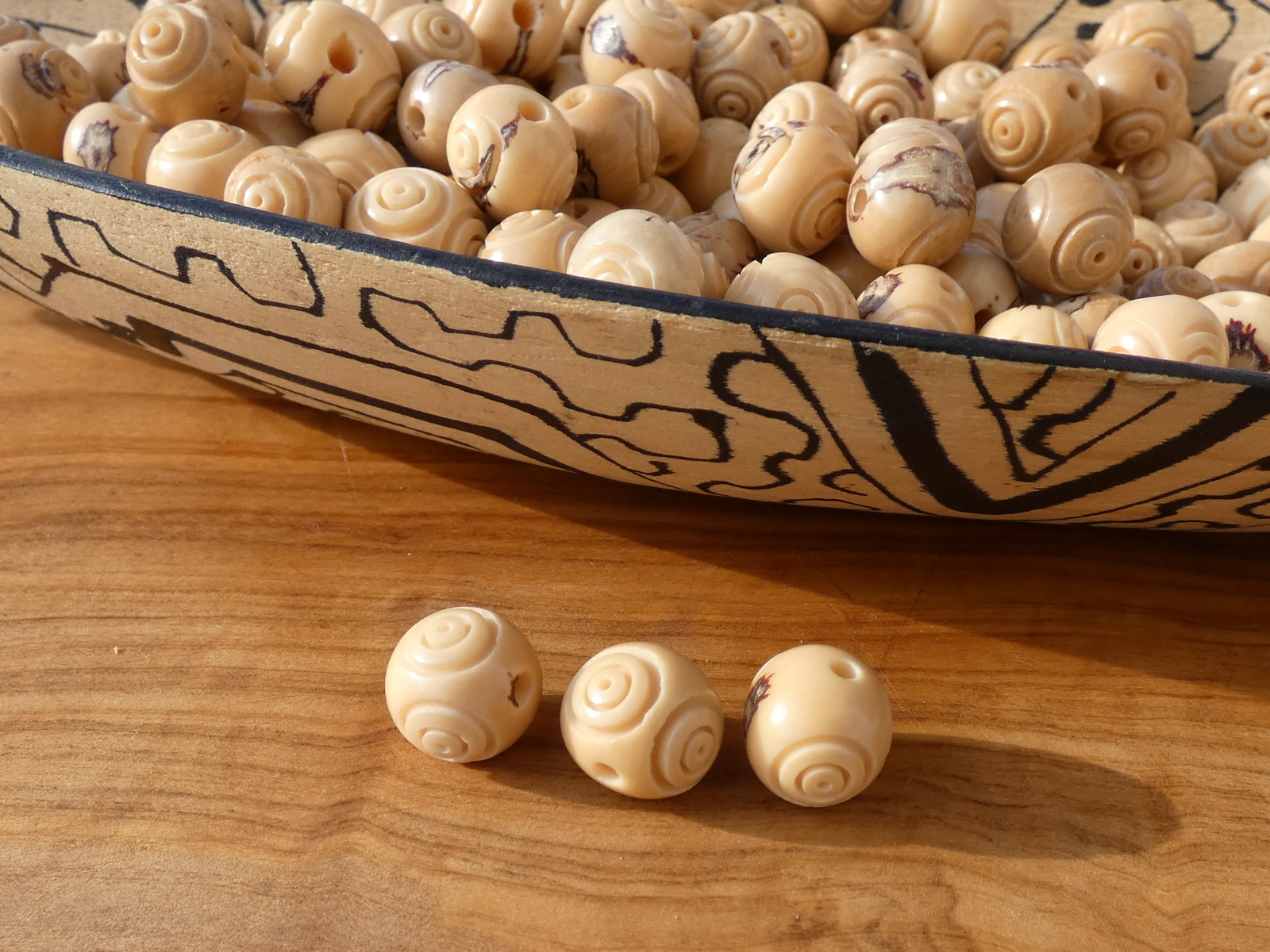 Acai (světlý, vyřezávaný)