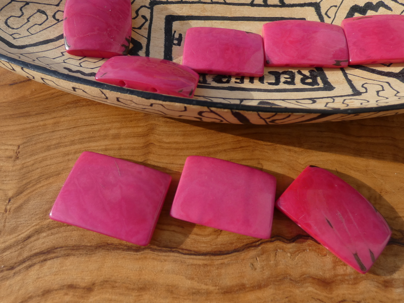 Tagua obdélník (růžový, 2 dírky, bez kresby)