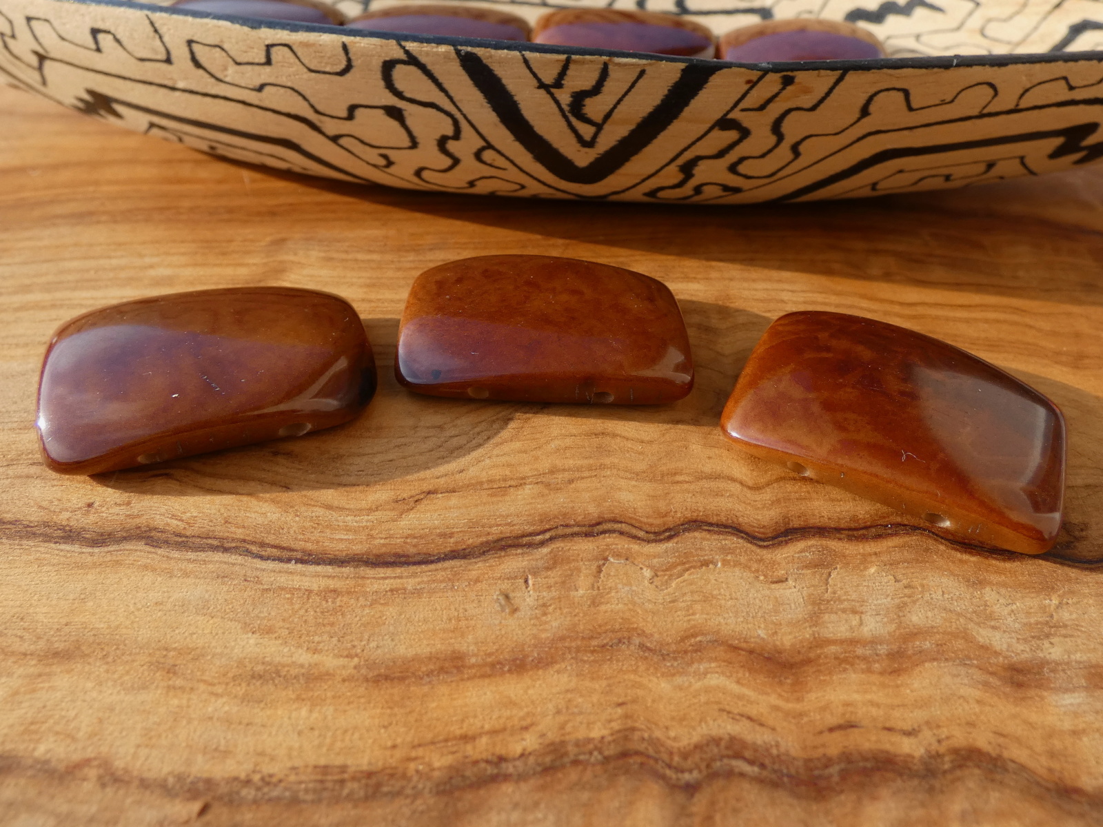 Tagua obdélník (hnědý, 2 dírky, bez kresby)