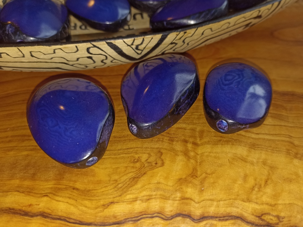 Tagua - maxičočka (modrá, skrz podélně)