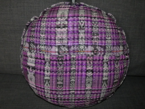 Polštář kulatý květ (vyšívaný, fialový, 50 cm)