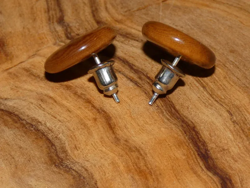 Náušnice tagua (malé, zapichovací, hnědé)