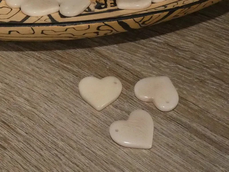 Tagua - srdíčko (malinké, přírodní)