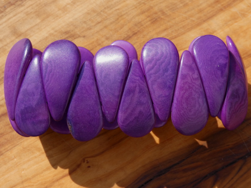 Náramek tagua (kapky, fialové)