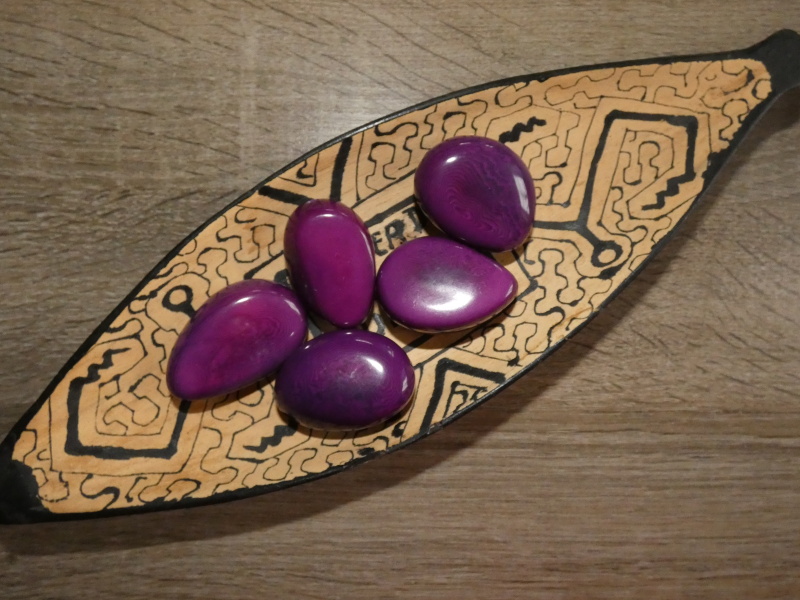 Tagua - oblázek (podélný, fialový)