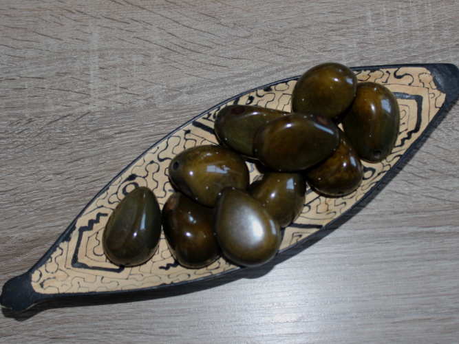 Tagua - maxikorálek (olivový)