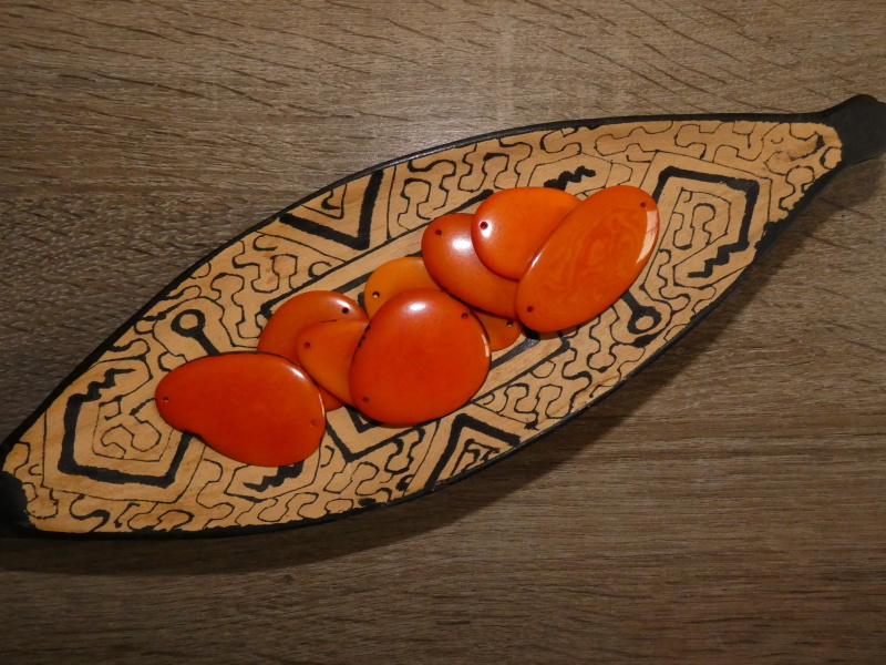 Tagua - plátek (dvě dírky, oranžový)