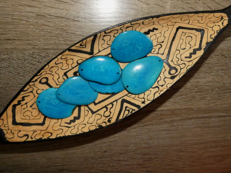 Tagua - plátek (dvě dírky, tyrkysový)