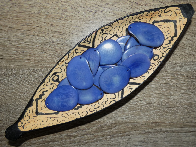 Tagua - plátek (světle modrý)
