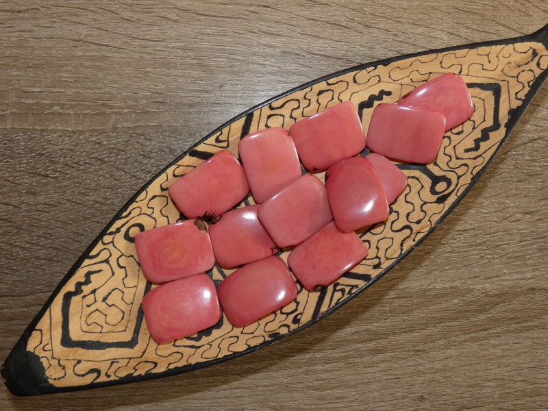Tagua obdélník (světle růžový, 2 dírky, bez kresby)
