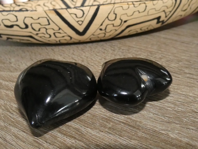 Tagua srdíčko (buclaté, černé)