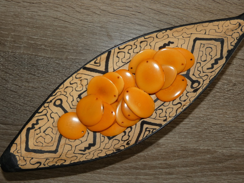 Tagua - plátek (střední, světle oranžový)