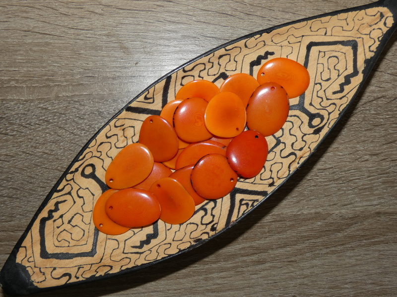 Tagua - plátek (střední, oranžový)