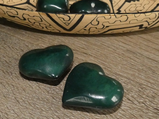 Tagua srdíčko (buclaté, tmavě zelené)