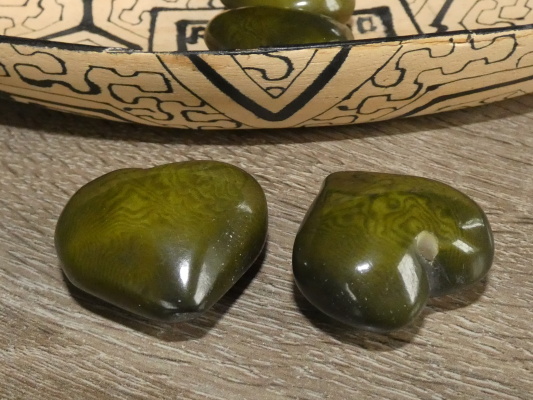 Tagua srdíčko (buclaté, olivové)