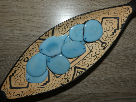 Tagua - plátek (bledě modrý)