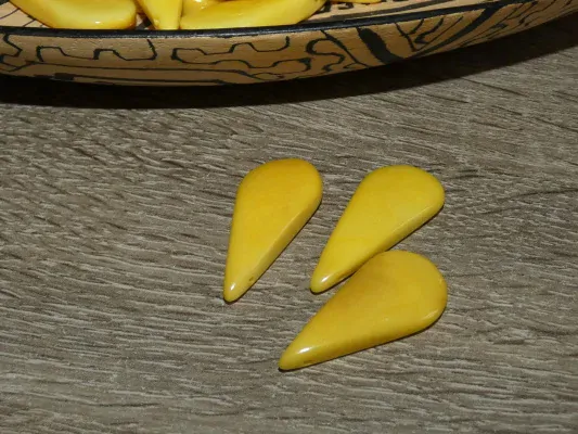 Tagua slzička (skrz, žlutá)