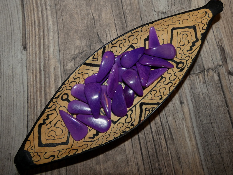 Tagua slza (dvě dírky, fialová)