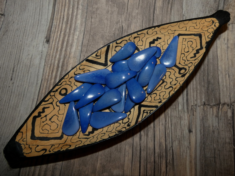 Tagua slza (dvě dírky, světle modrá)