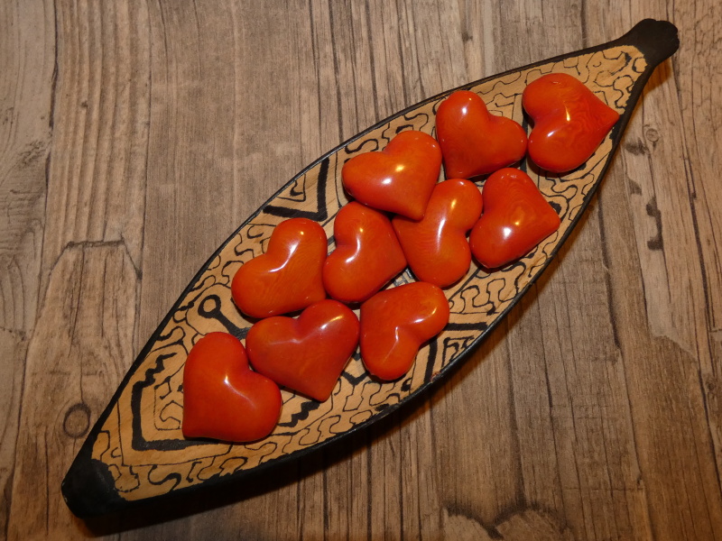 Tagua srdíčko (buclaté, oranžové, skrz)