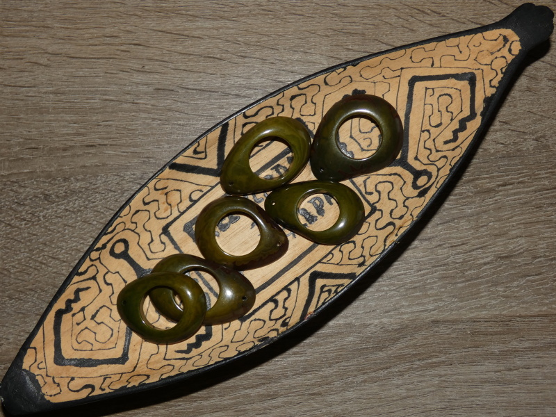 Tagua - donut (olivový)