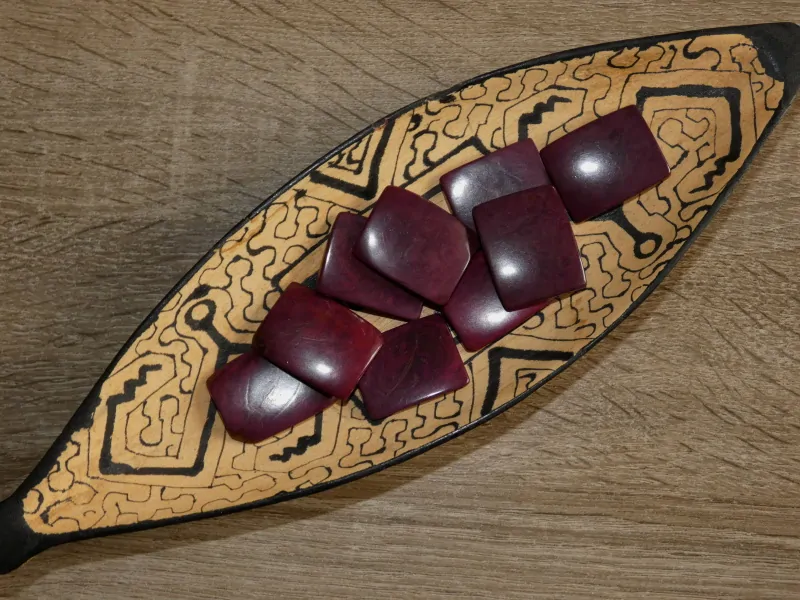 Tagua obdélník (vínový, 2 dírky, bez kresby)