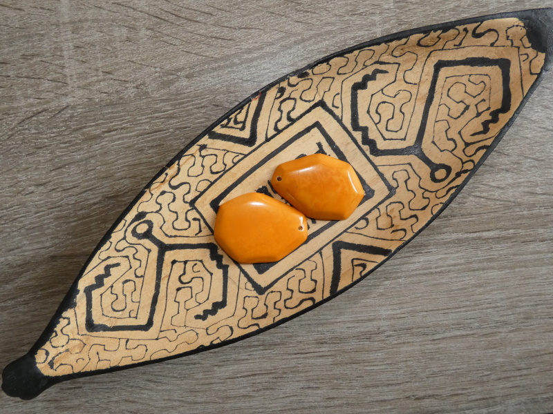 Tagua - nepravidelný (světle oranžový)