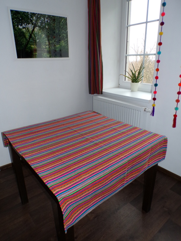 Ubrus střední (šedý, 94x126 cm)