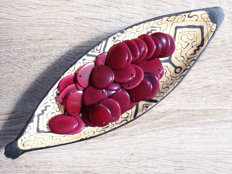 Tagua - plátek (střední, vínový)