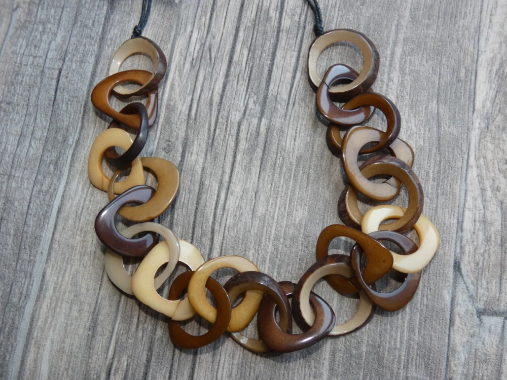 Náhrdelník (tagua, hnědý)