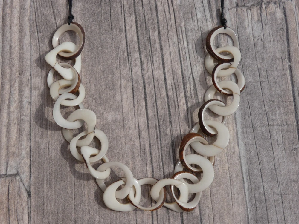 Náhrdelník (tagua, přírodní)
